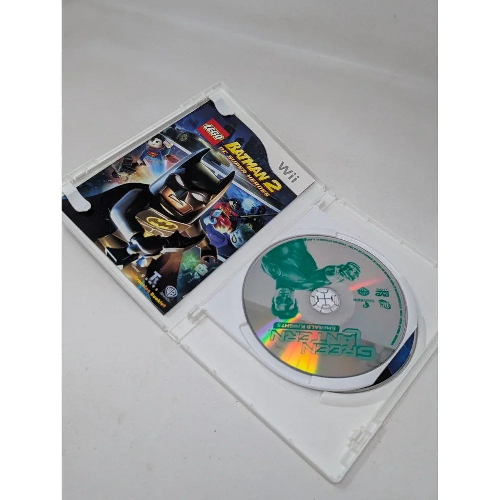 LEGO Batman 2‎ DC Super Heroes Nintendo Wii Game With Green Lantern Movie DVD